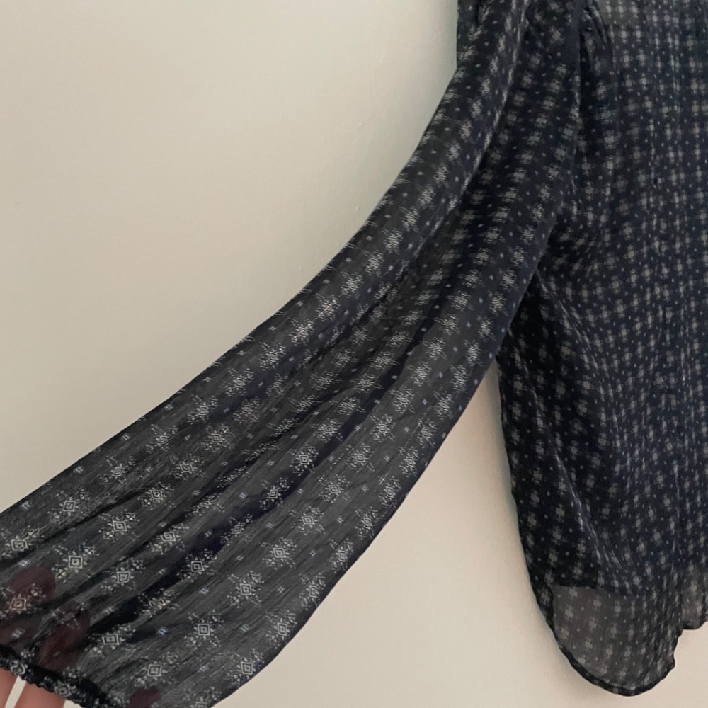 Sheer Navy Patterned Top - Picture 6 of 8
